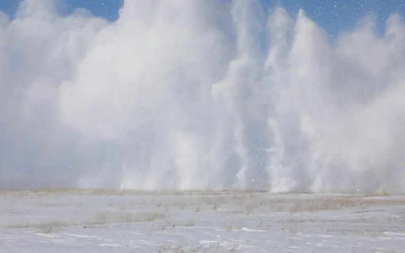 Лед взрывают на реках Карагандинской области