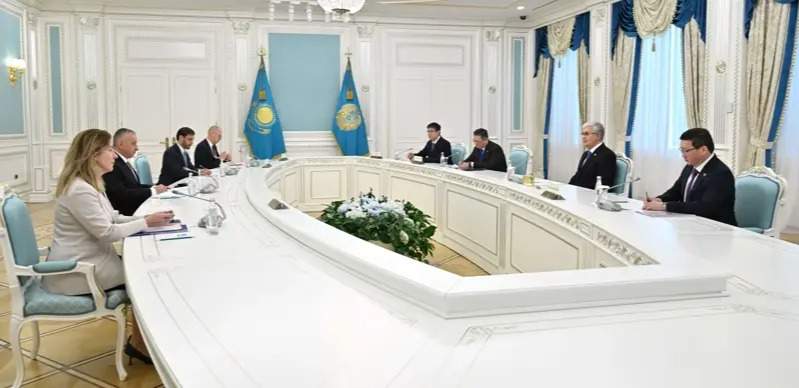 Президент халқаро ҳамкорлик бўйича Европа комиссари Йозеф Сикелани қабул қилди Президент халқаро ҳамкорлик бўйича Европа комиссари Йозеф Сикелани қабул қилди