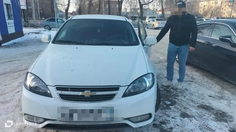Oralda jolaýshy tasymalymen zańsyz aınalysqan sheteldik azamat elden shyǵaryldy