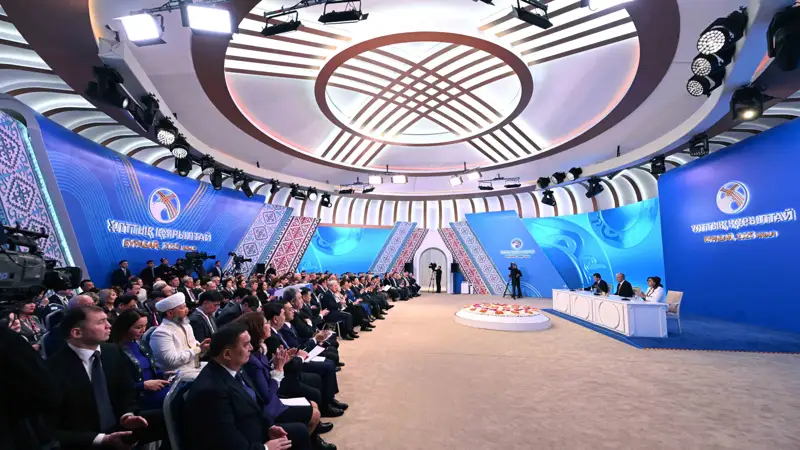 Президент принял участие в IV заседании Национального курултая