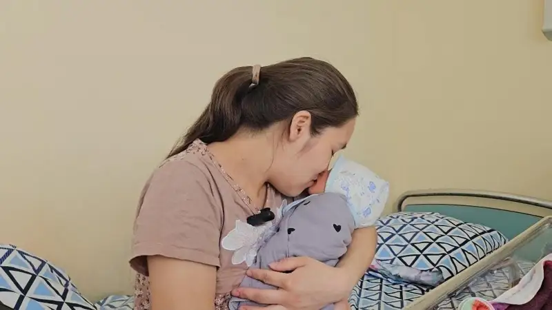 Врачи спасли младенца после остановки сердца в Шымкенте