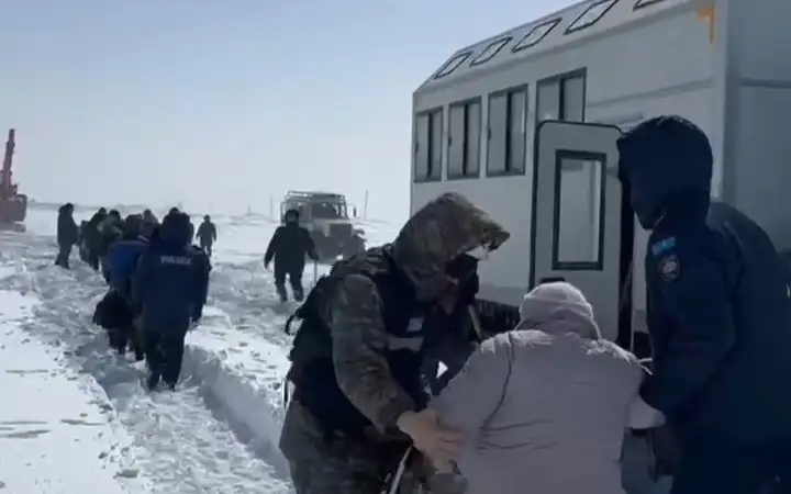 Из снежного заноса спасены и эвакуированы 96 человек в области Абай