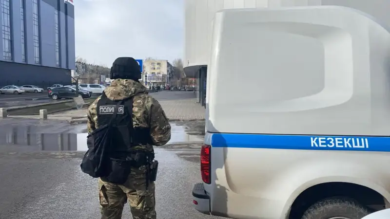 Посетителей ТРЦ эвакуировали из-за сообщения о бомбе в Экибастузе