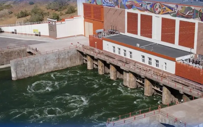 В Казахстане сбрасывают воду из крупных водохранилищ