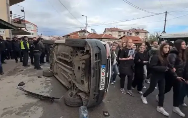 Тысячи людей вышли на протесты после пожара в ночном клубе в Северной Македонии