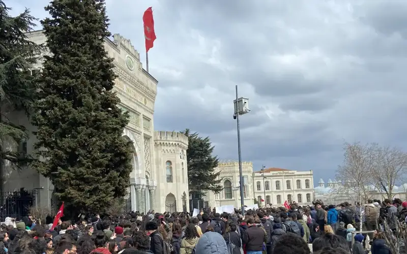 Түркия билігі Ыстамбұл мэрі ұсталғаннан кейін шеруге шығуға тыйым салды