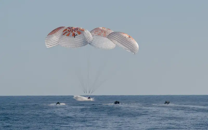 Астронавты NASA вернулись на Землю после девяти месяцев в космосе