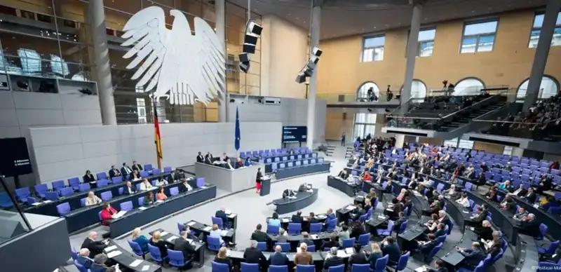 Германия парламенти мудофаа харажатларини ошириш бўйича тарихий қарор қабул қилди
