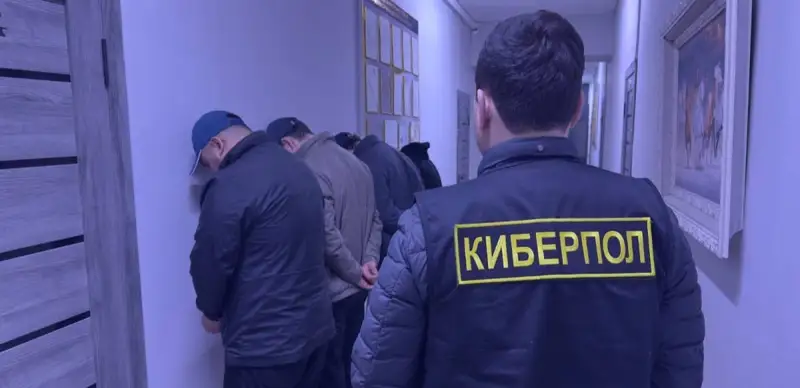 Алматы облысында 600 млн теңгеге алаяқтық жасаған дропперлер тобы ұсталды