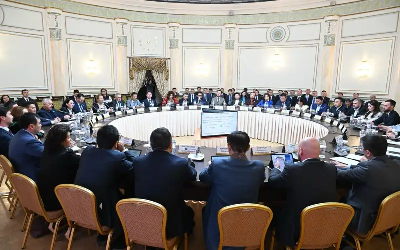 Зарплаты работникам образования и социальной сферы повысят в Алматы