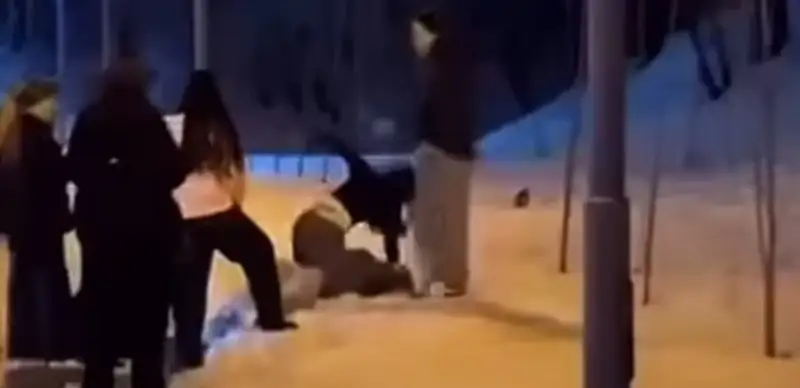 Алматыда қатарласын соққыға жыққан оқушы қыздар ұсталды