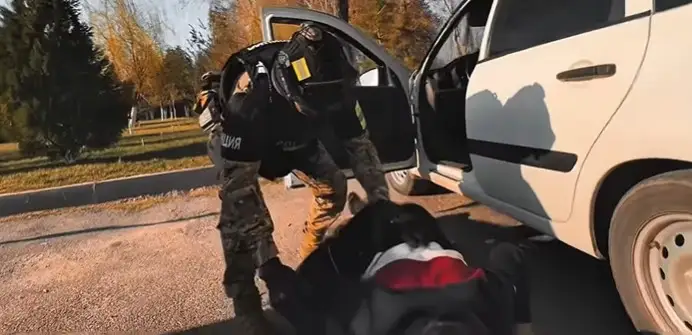 Мерекеде әйелдерді сыйлықсыз қалдырған шымкенттік екі жігіт қамауға алынды 