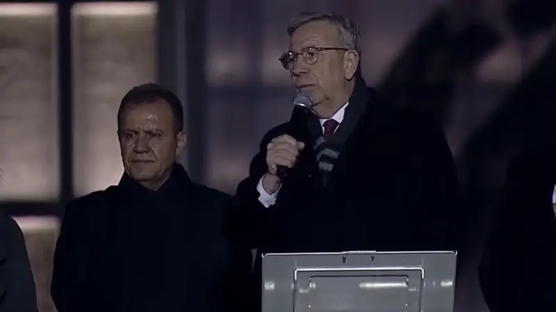 Мэр Анкары поддержал Имамоглу на митинге в Стамбуле