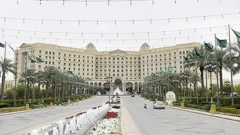 В Эр-Рияде начались переговоры делегаций РФ и США