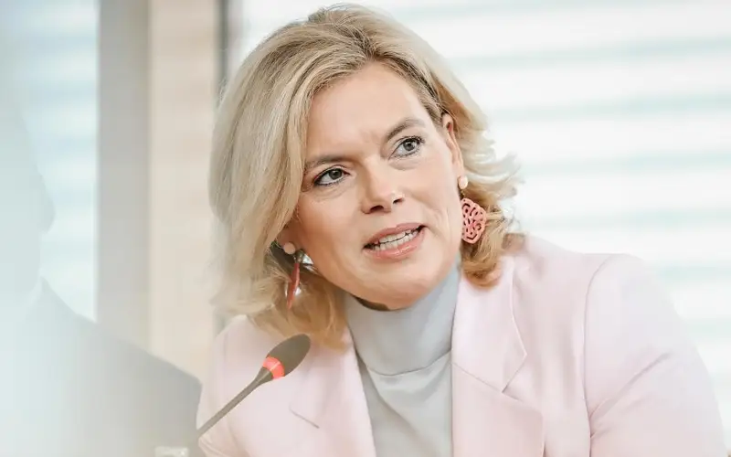 Юлия Клёкнер избрана председателем бундестага  