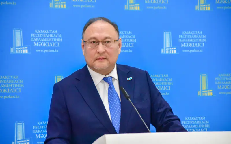  Акан Рахметуллин 