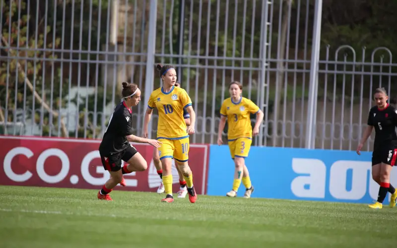 қыздар футболы