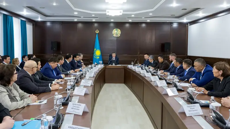 Олжас Бектенов обсудил с бизнес-сообществом Павлодарской области меры господдержки реального сектора экономики