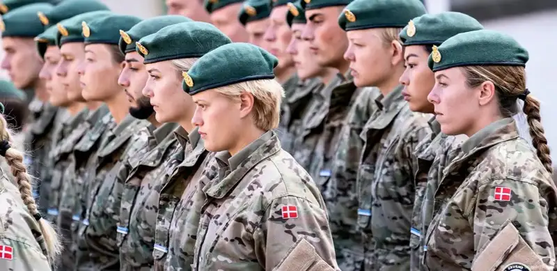 Данияда әйелдер де әскери борышын өтеуге міндеттелді