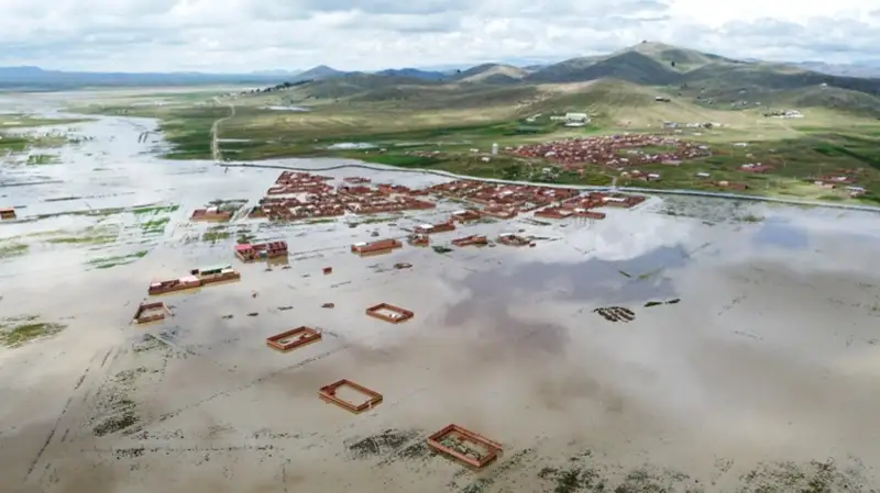 В Боливии объявлено ЧП из-за наводнений и оползней