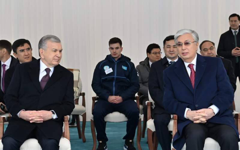 Касым-Жомарт Токаев и&nbsp;Шавкат Мирзиёев посетили &laquo;Медеу&raquo;