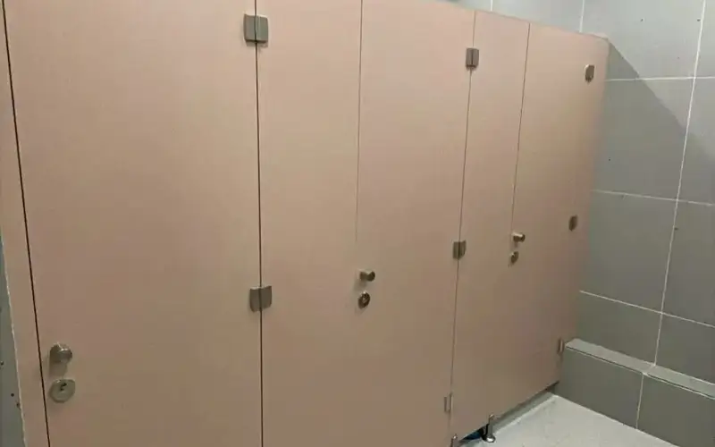 школьный туалет