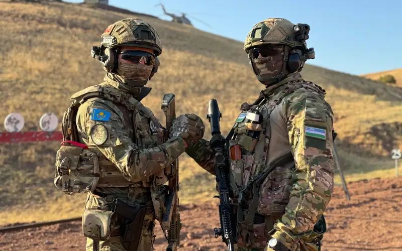 Казахстан и Узбекистан развивают связи в оборонной сфере