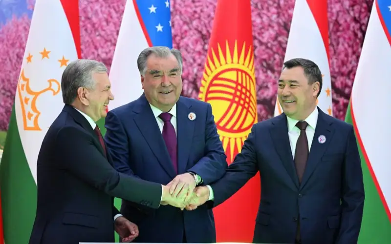 Өзбекстан мен Тәжікстан арасындағы одақтастық қарым-қатынас туралы шарт күшіне енді