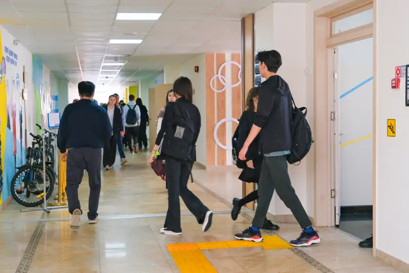 Школа , образование / мектеп , білім 