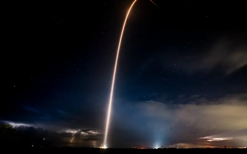 Космический корабль SpaceX впервые пролетит над полярными регионами Земли