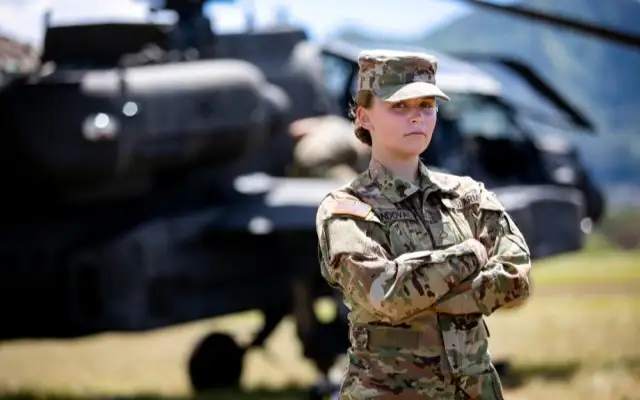 Пентагон отменяет более низкие стандарты физической подготовки для женщин