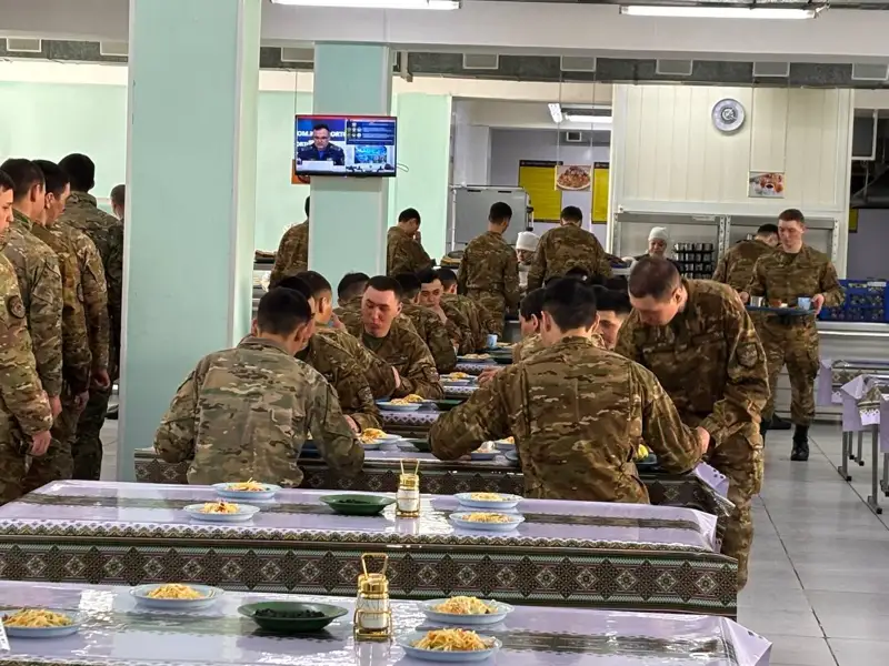 2 225 тенге в сутки выделяется в Казахстане на питание одного солдата 