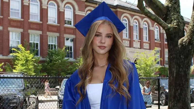 Данэлия Төлешова 