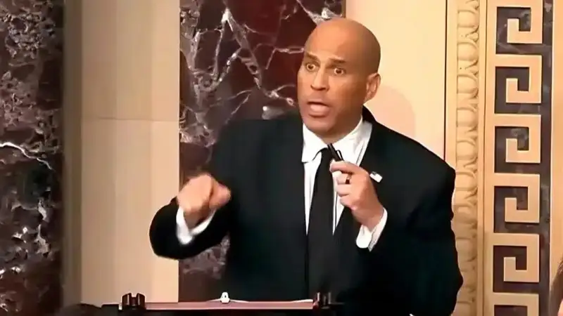 АҚШ сенаторы 24 сағат сөйлеп рекорд орнатты