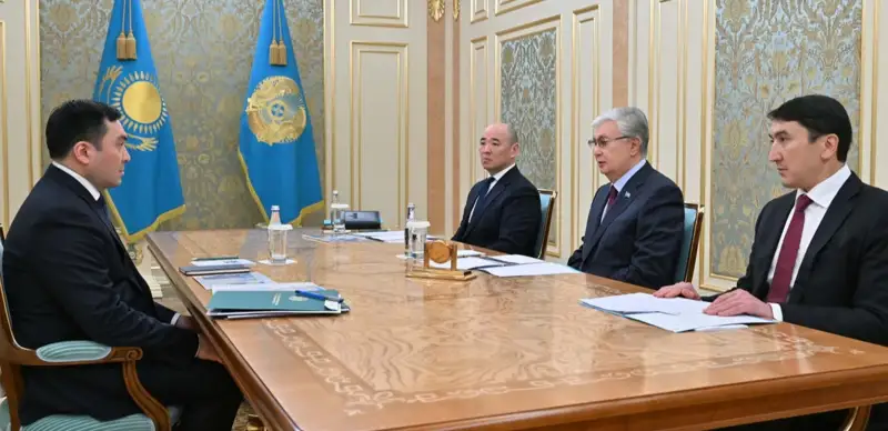 Касым-Жомарту Токаеву доложили о работе нефтеперерабатывающих заводов страны