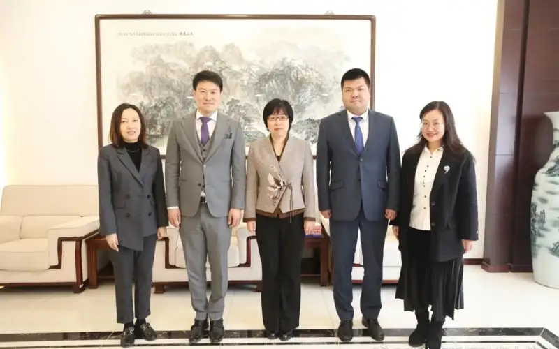 哈萨克斯坦驻华使馆公使衔参赞