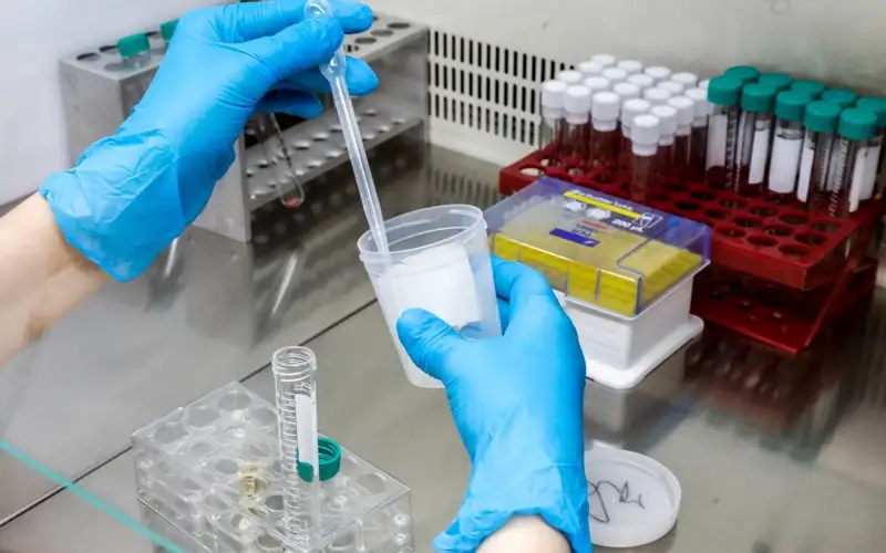 Ескі түкті әйелдер өздерінің қынаптарын мастурбациялайды