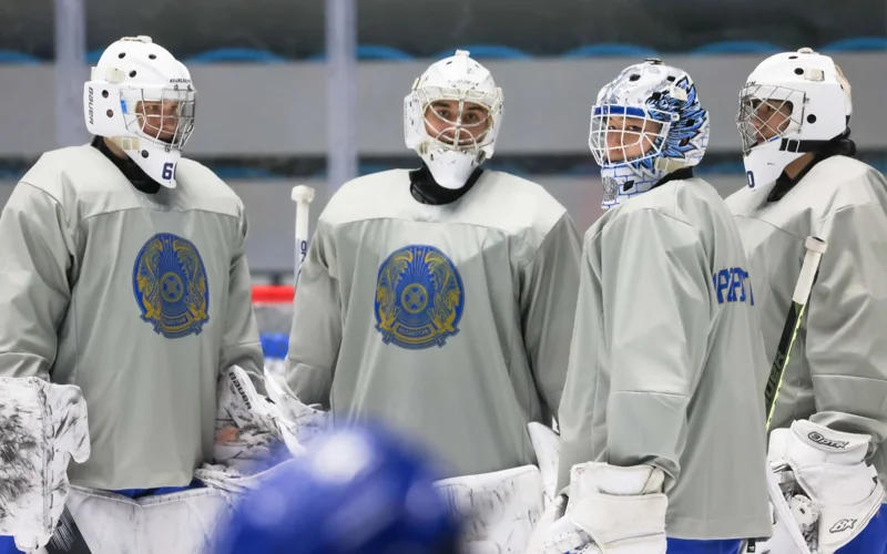 Обнародован расширенный состав команды Казахстана для участия в юношеском ЧМ по хоккею