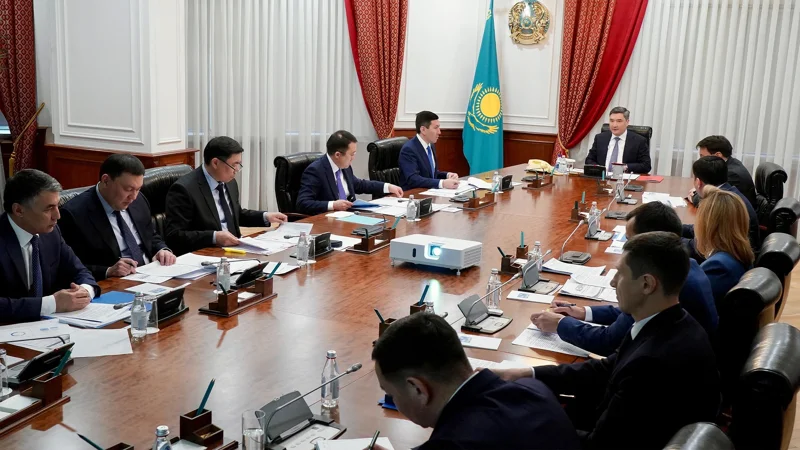 Олжас Бектенов авиаотын нарығын дамыту мәселелері бойынша кеңес өткізді