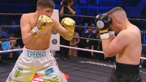 Казахстанский боксер Торехан Сабырхан дебютировал в профи нокаутом