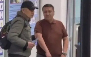 Алматы әуежайында қызды кепілге алған күдіктіге қатысты сот басталады Алматы әуежайында қызды кепілге алған күдіктіге қатысты сот басталады
