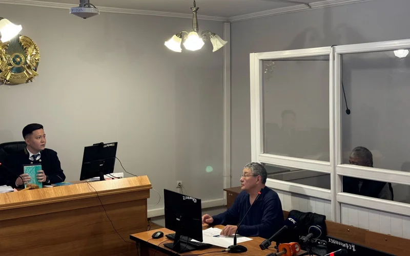 Суд по делу захвата заложницы в аэропорту в Алматы отложили