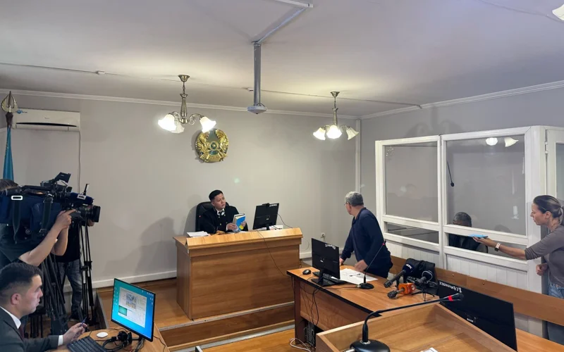 Суд по делу захвата заложницы в аэропорту в Алматы отложили