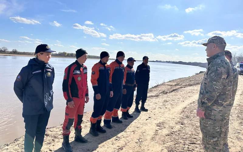 В Атырау спасатели возобновили поиски пропавшей в октябре девушки