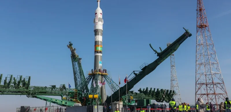 Bortynda ekıpajy bar «Soıýz MS-27» HǴS-qa attandy 