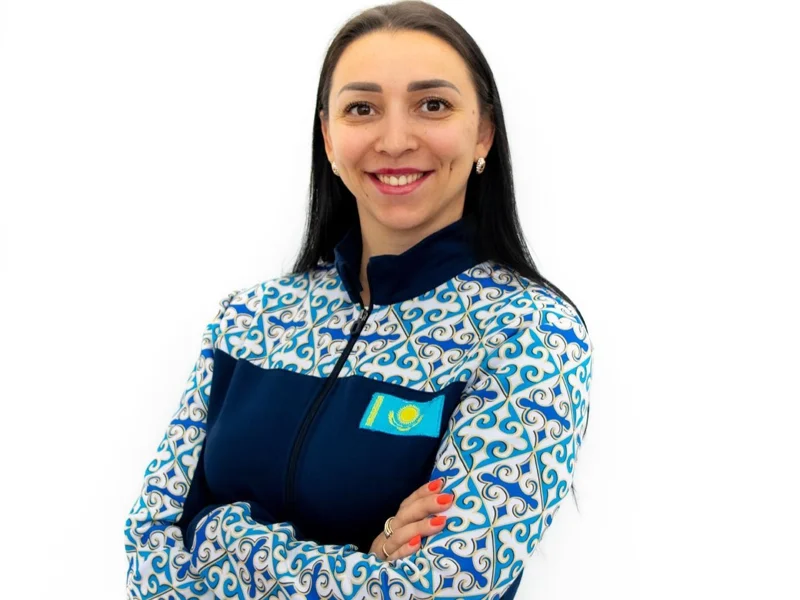 Лола Адилбекова