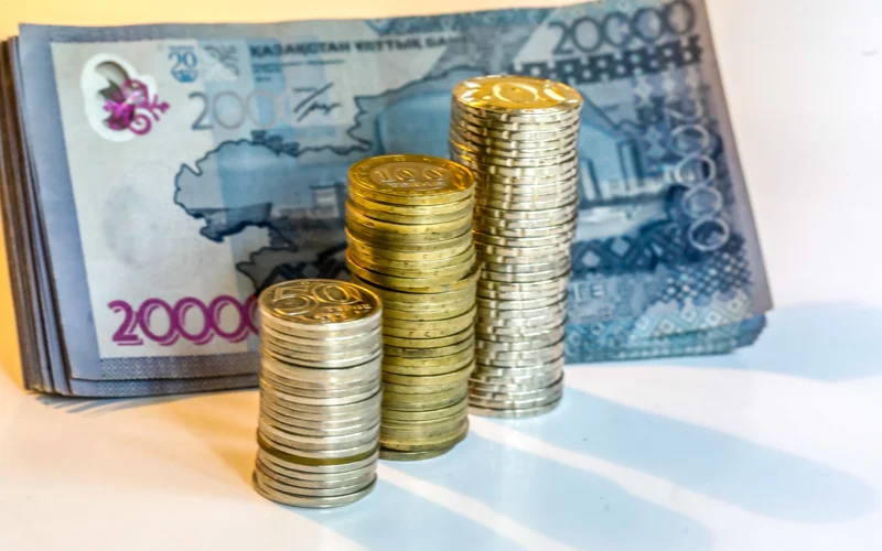 Ставки по вкладам казахстанцев обновили рекорд с начала века