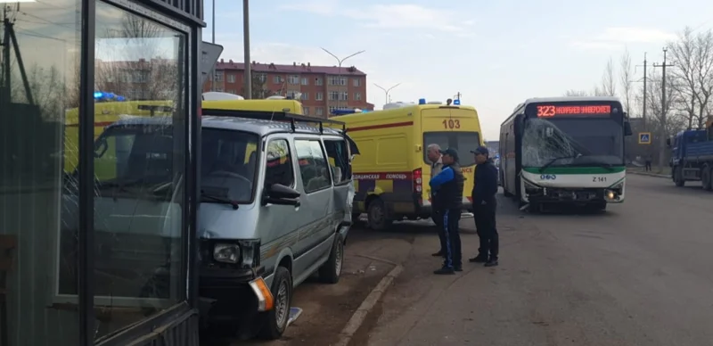 Микроавтобус, перевозивший детей, попал в ДТП в Косшы