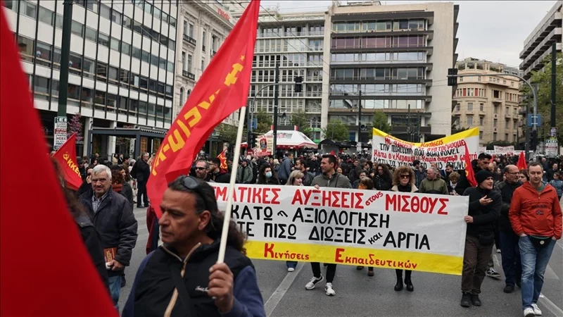 Грекияда мемлекеттік қызметкерлер 24 сағаттық ереуілге шықты