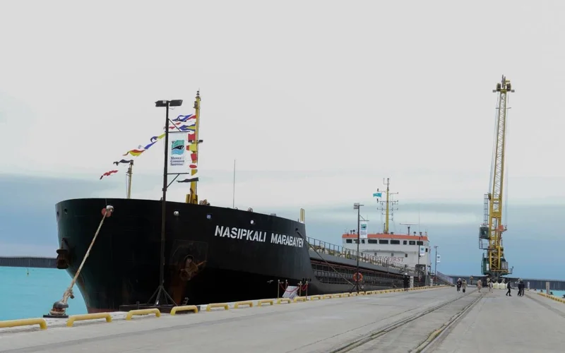 В порту Курык спустили на воду новое сухогрузное судно 